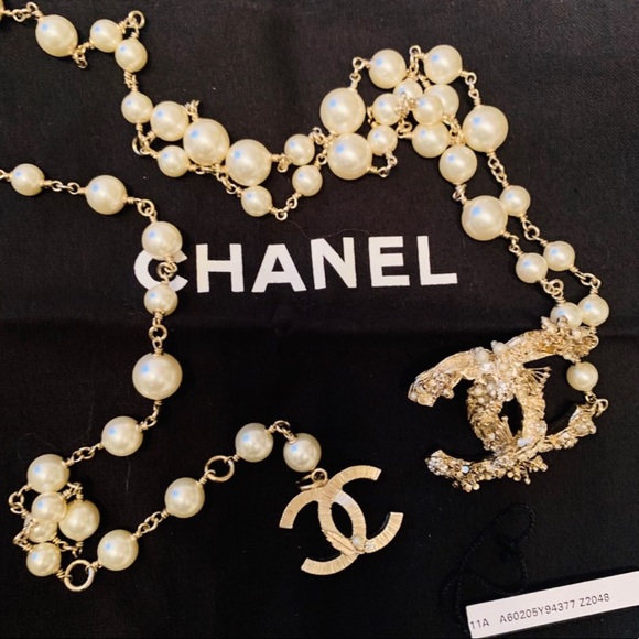 SOLD FOR $1500 CHANEL 11A Pear Necklace - Picture 6 of 8